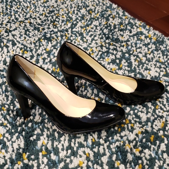 Lauren by Ralph Lauren Patent Pumps - Picture 2 of 4